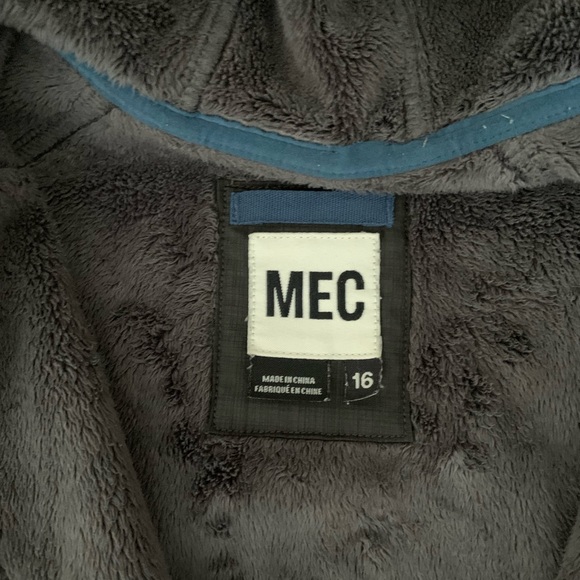 Weatherproof jacket - Picture 2 of 3